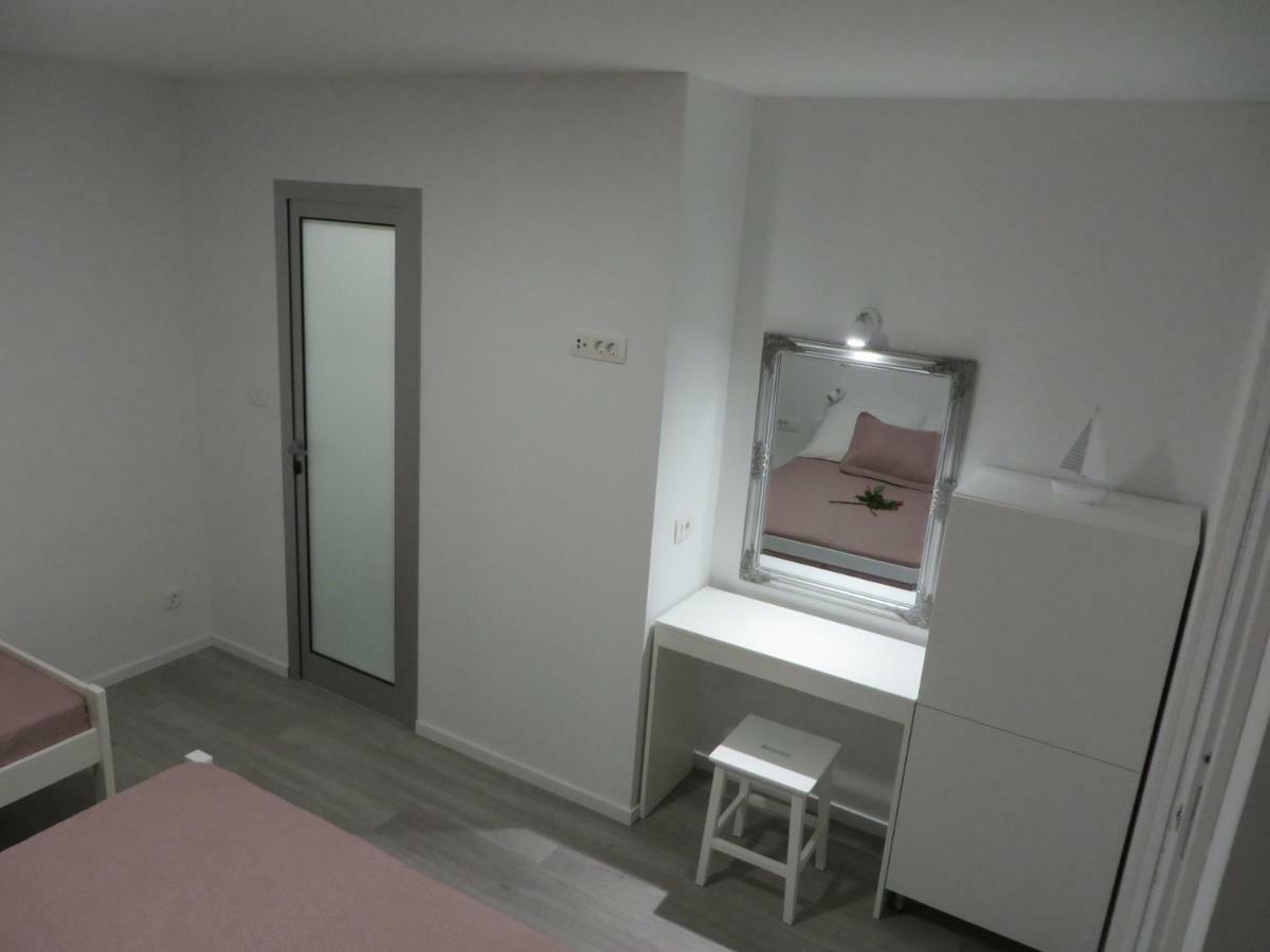 Apartmani Raos Dugi Rat Exteriör bild