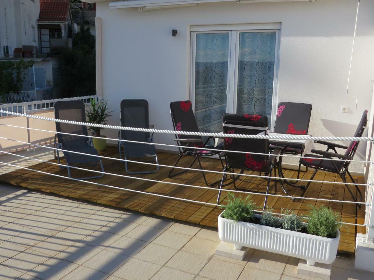 Apartmani Raos Dugi Rat Exteriör bild
