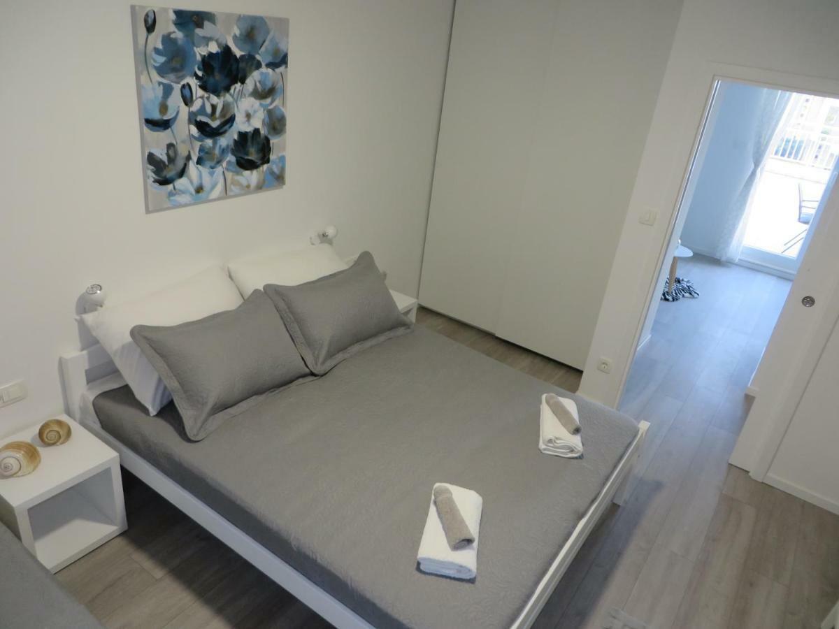 Apartmani Raos Dugi Rat Exteriör bild